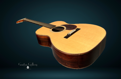 Greven 000-NV Brazilian rosewood guitar floating glam shot